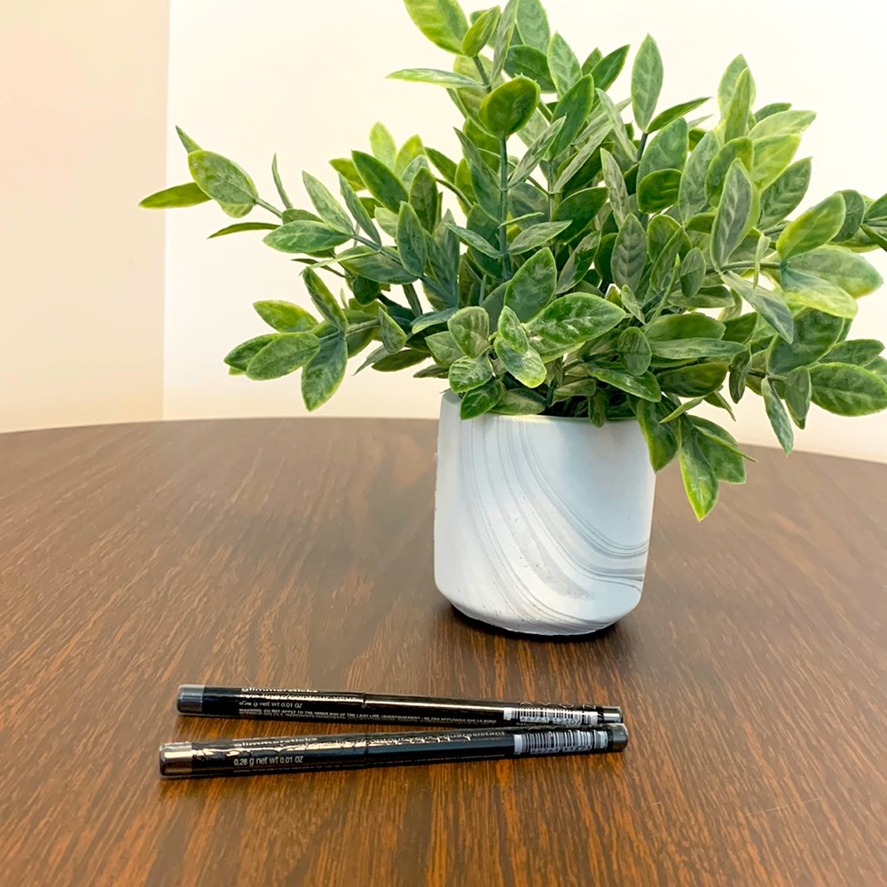 AVON Glimmersticks Eye Liner (Set of 2)